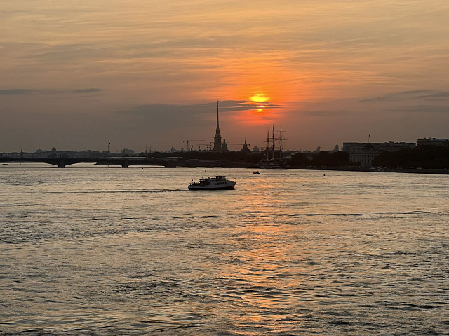 БЕЛЫЕ НОЧИ В САНКТ-ПЕТЕРБУРГЕ 