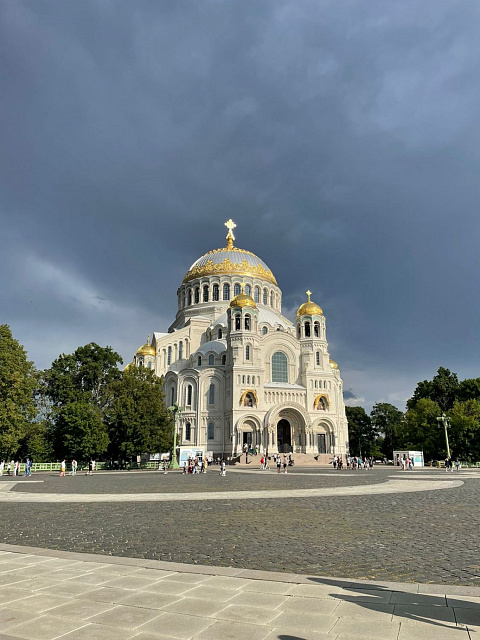 БЛИСТАТЕЛЬНЫЙ САНКТ-ПЕТЕРБУРГ