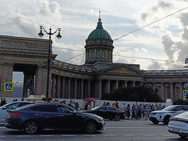 БЕЛЫЕ НОЧИ В САНКТ-ПЕТЕРБУРГЕ 